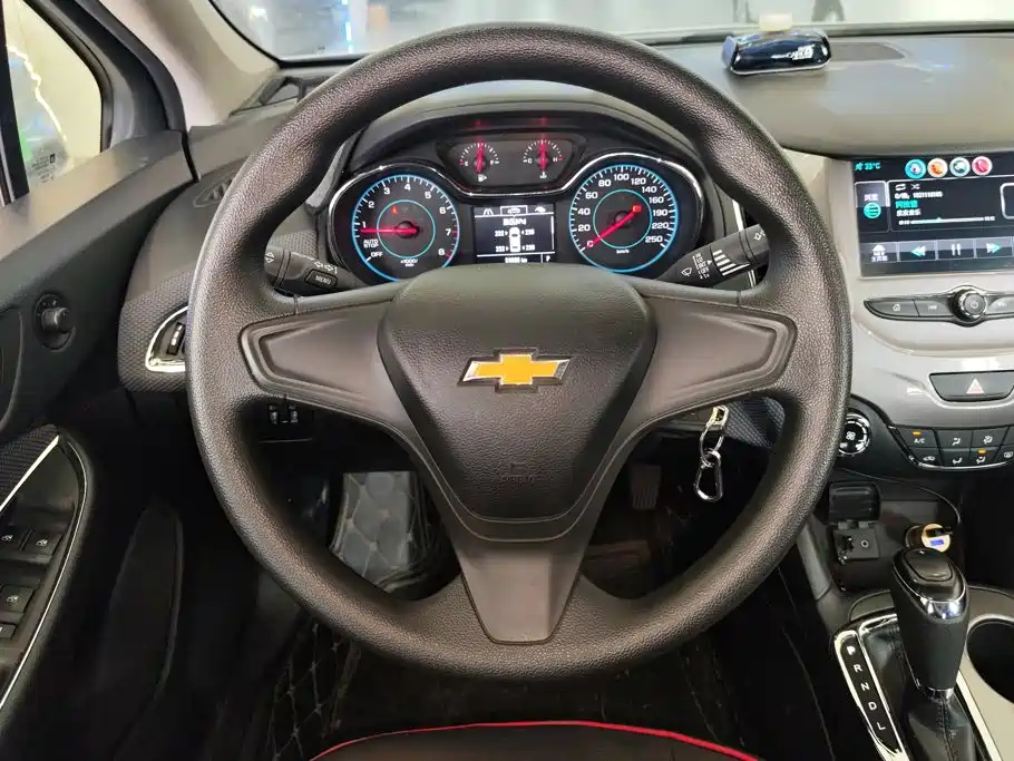 Chevrolet Cruze — миниатюра 15
