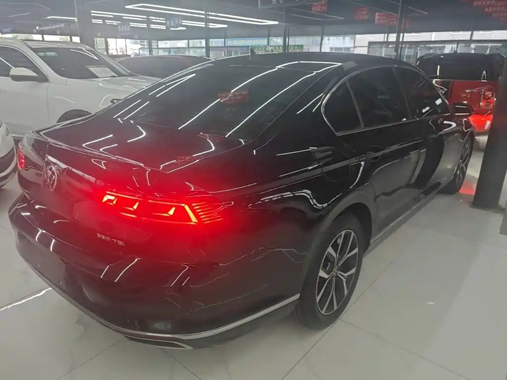 Volkswagen Magotan 2020 330TSI DSG Lead