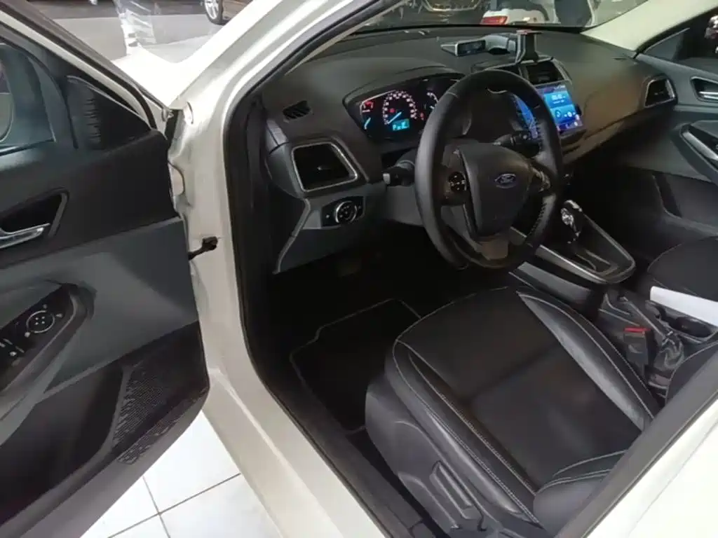 Ford Escort — миниатюра 16