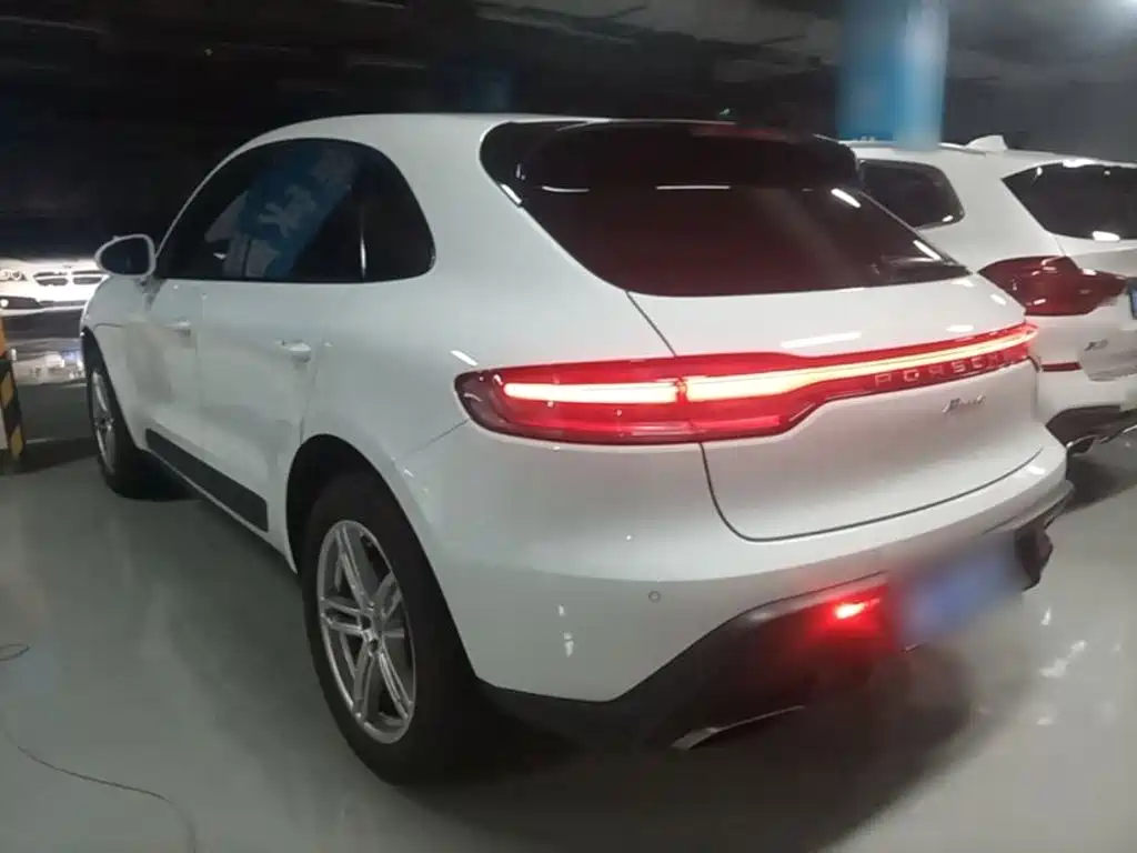 Porsche Macan — миниатюра 5