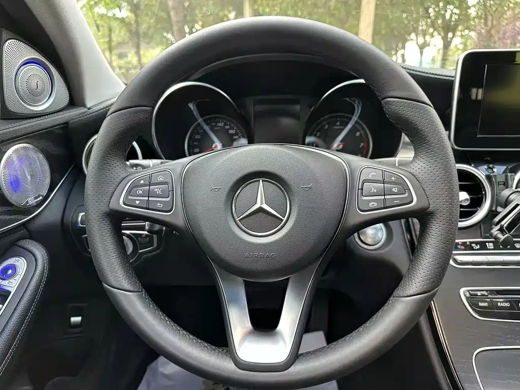 Mercedes-Benz C-Class — миниатюра 11