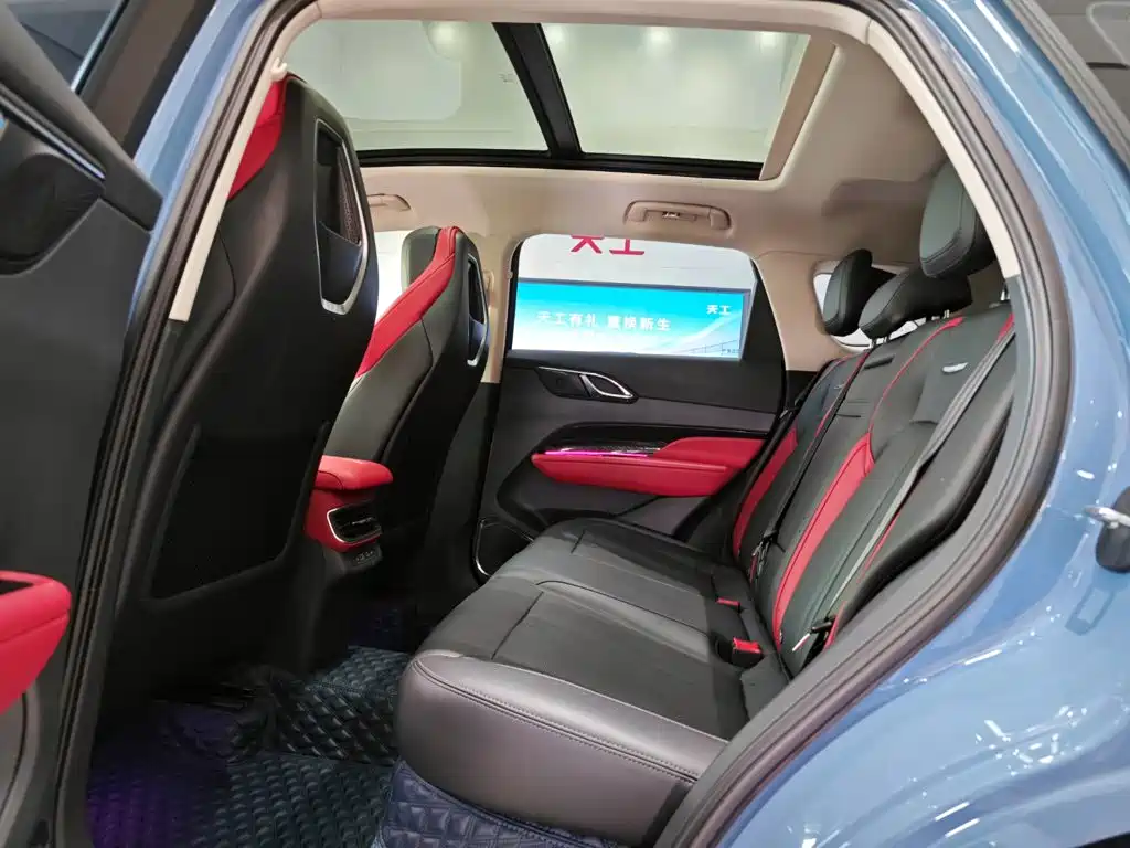 Hongqi Hongqi HS3 — миниатюра 9