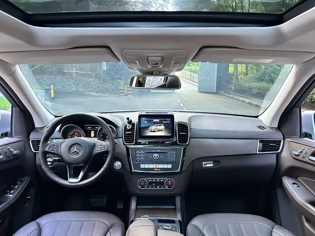 Mercedes-Benz GLE (Import) — миниатюра 5