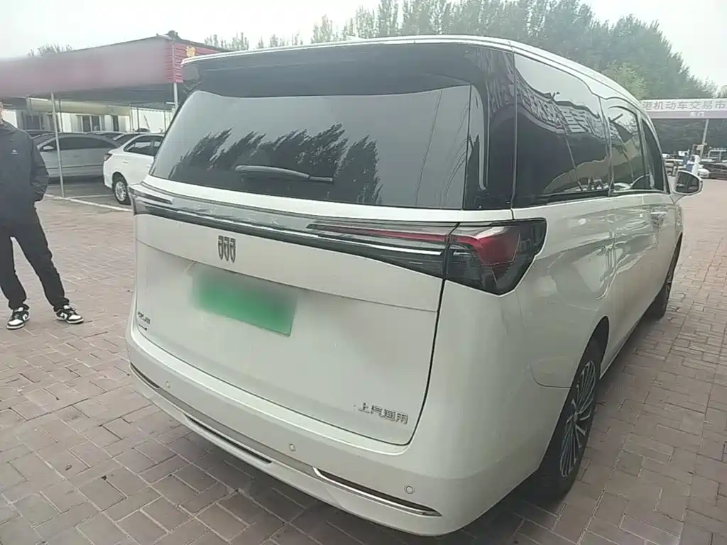 Buick GL8 Hybrid — миниатюра 7