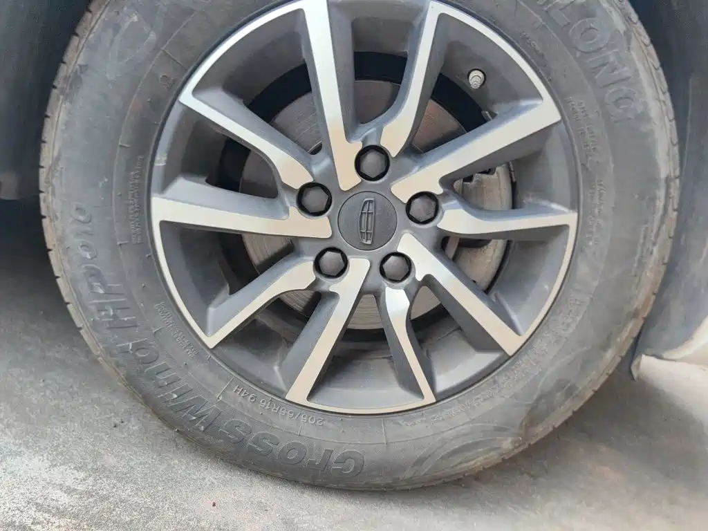 Geely Emgrand — миниатюра 9
