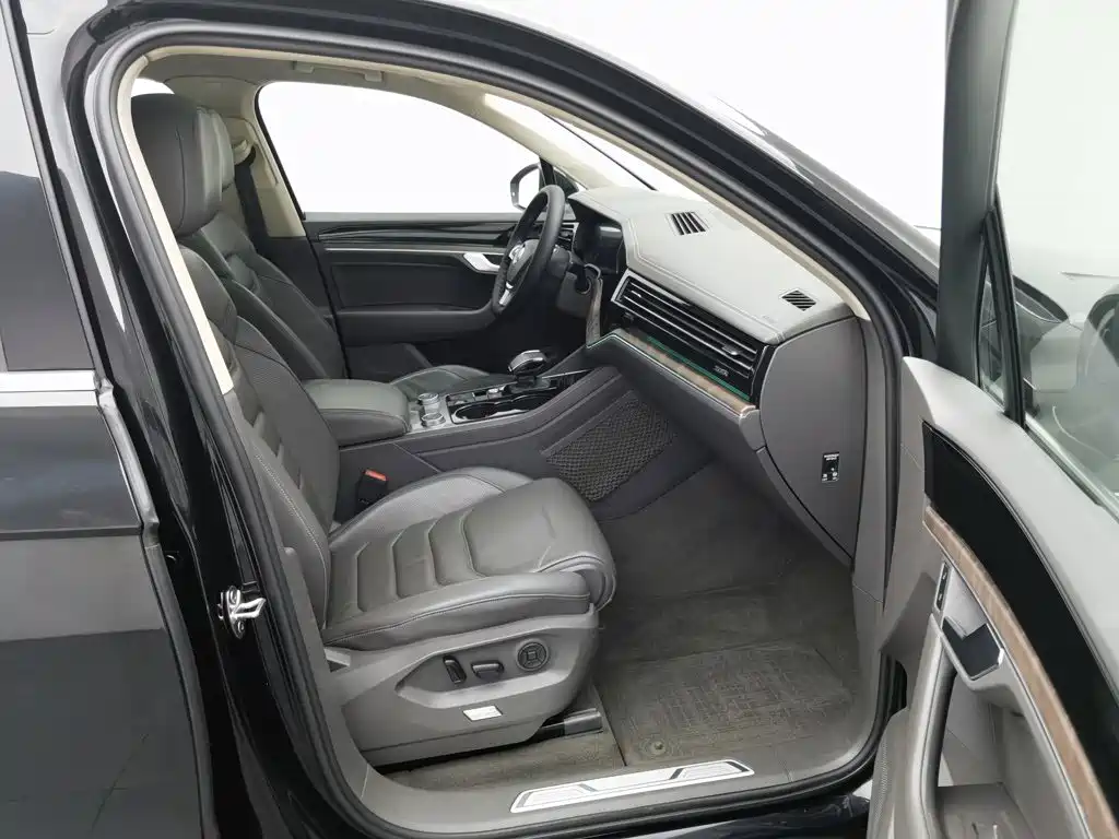 Volkswagen Touareg — миниатюра 23