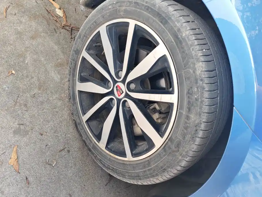 Roewe i6 Classic — миниатюра 6