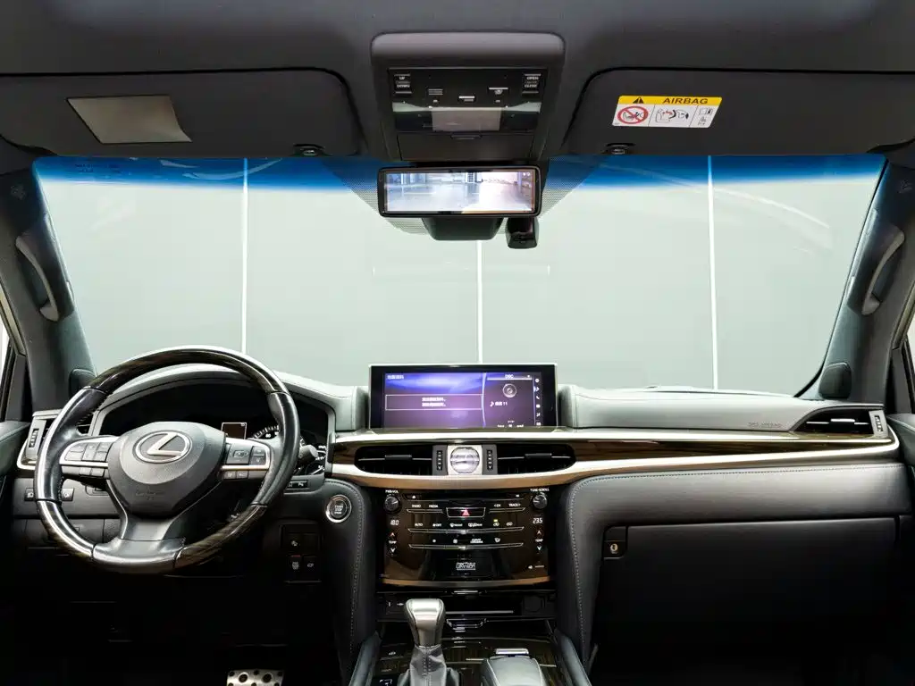Lexus LX — миниатюра 16