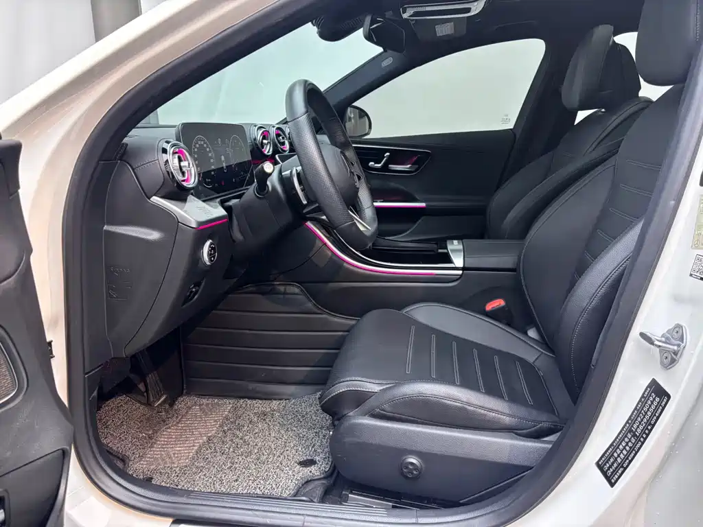 Mercedes-Benz C-Class — миниатюра 12