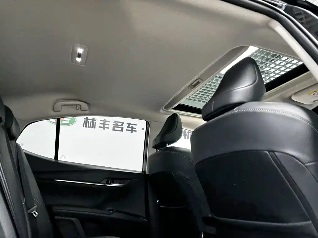 Toyota Camry — миниатюра 30