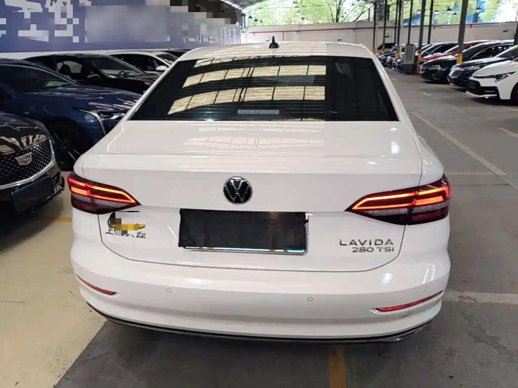 Volkswagen Lavida — миниатюра 6