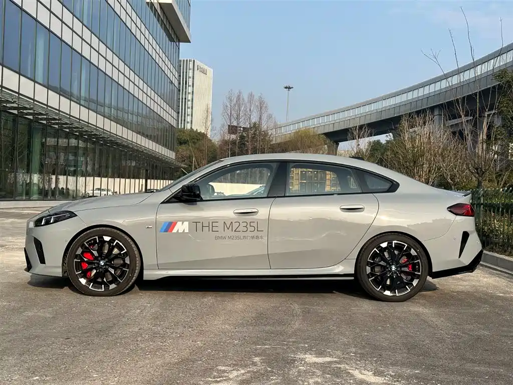BMW M235L 2025 M235L