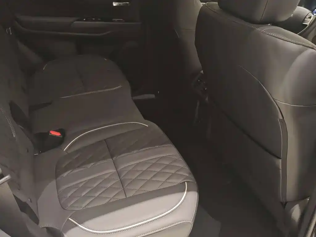 Mitsubishi Outlander — миниатюра 17