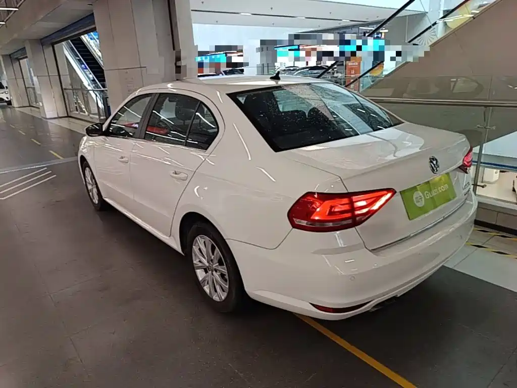 Volkswagen Lavida — миниатюра 5