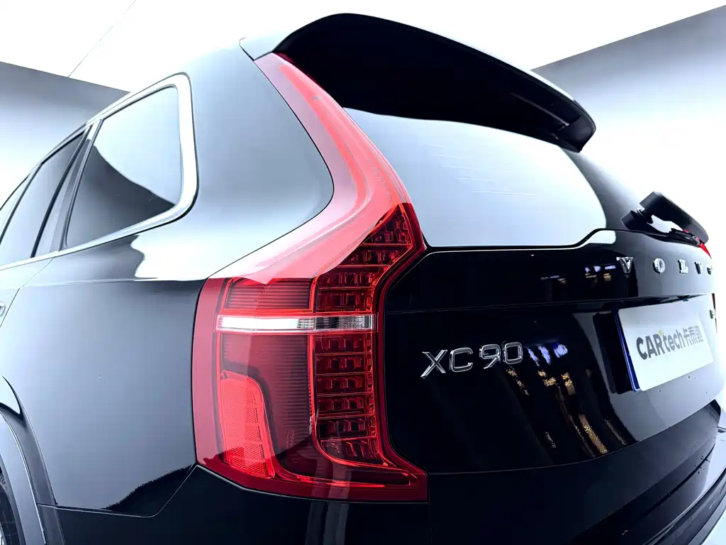 Volvo XC90 — миниатюра 9