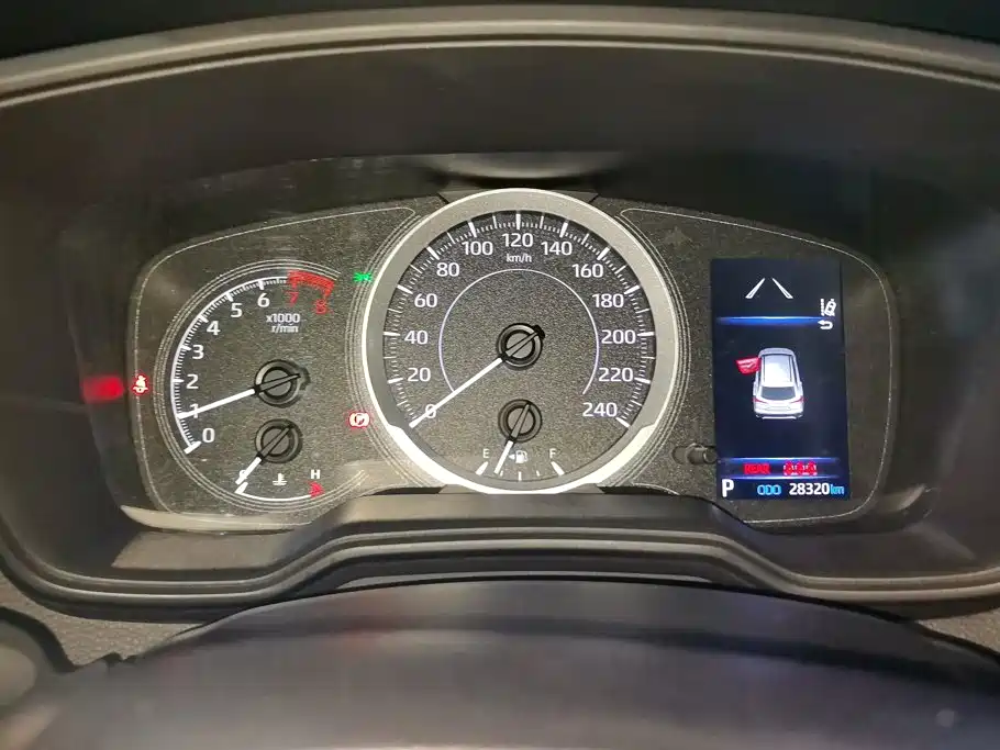 Toyota Corolla Cross — миниатюра 14