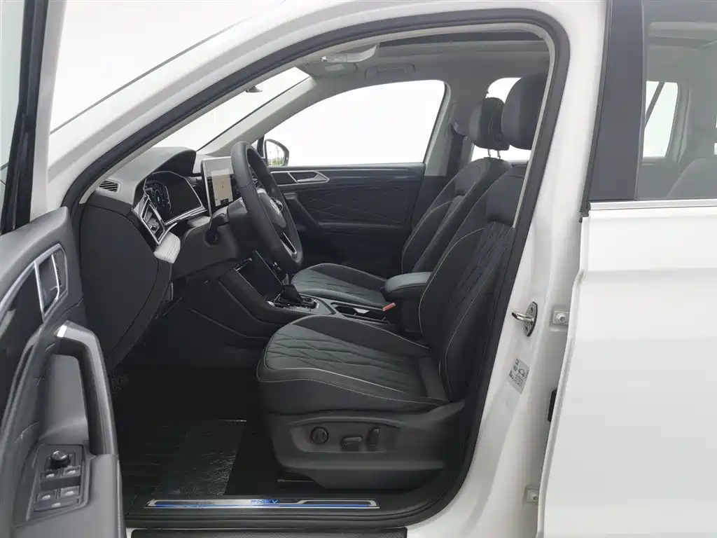 Volkswagen Tiguan L 2023 Белый из Китая