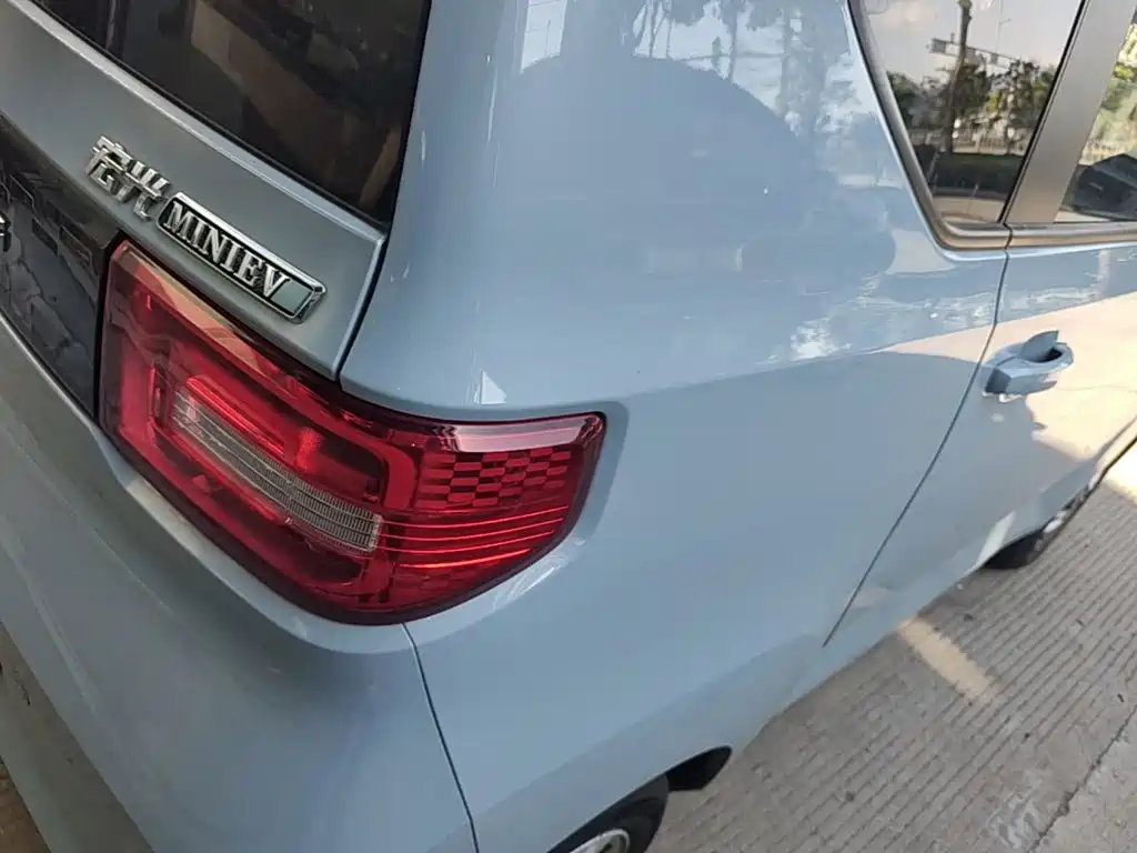 Wuling MINIEV — миниатюра 8