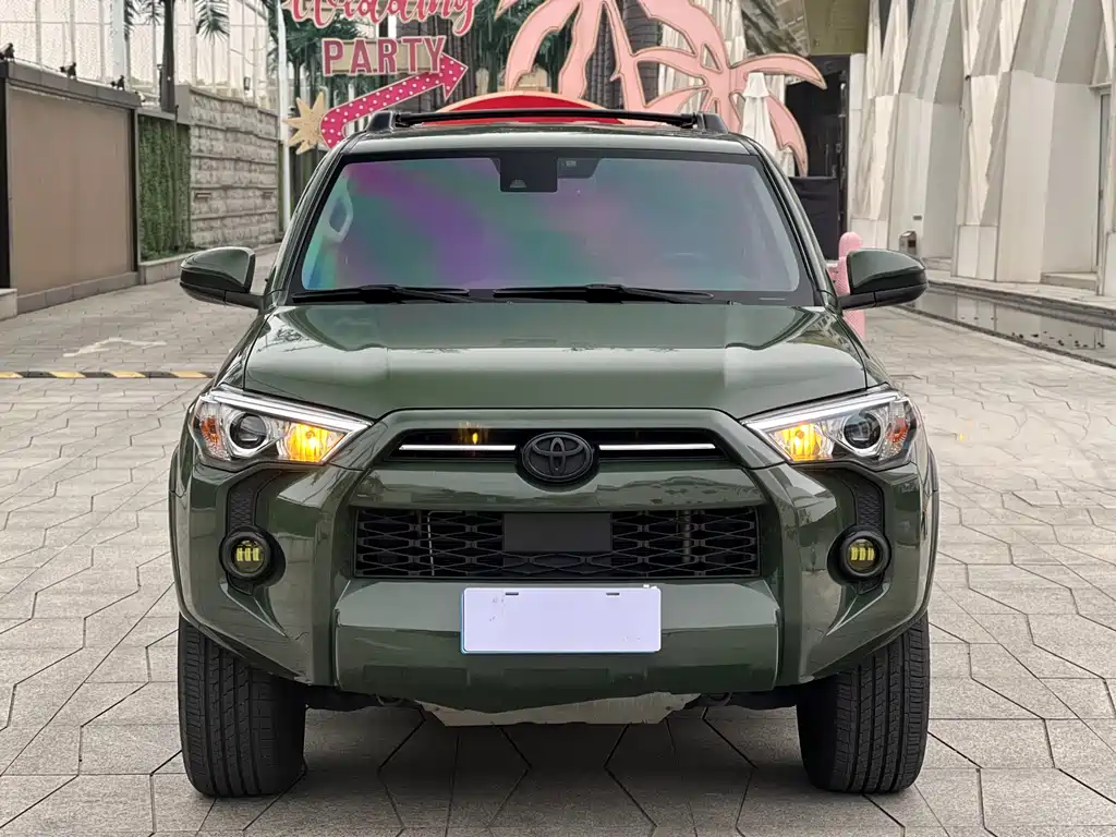 Toyota 4Runner 2022 4.0L AT