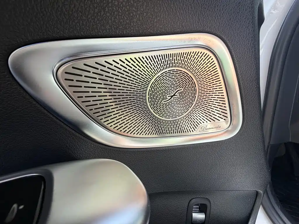 Mercedes-Benz C-Class — миниатюра 8