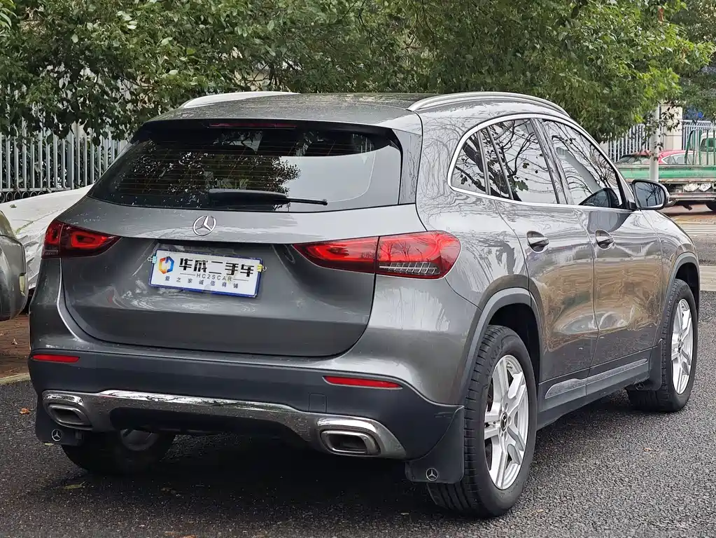 MERCEDES-BENZ GLA