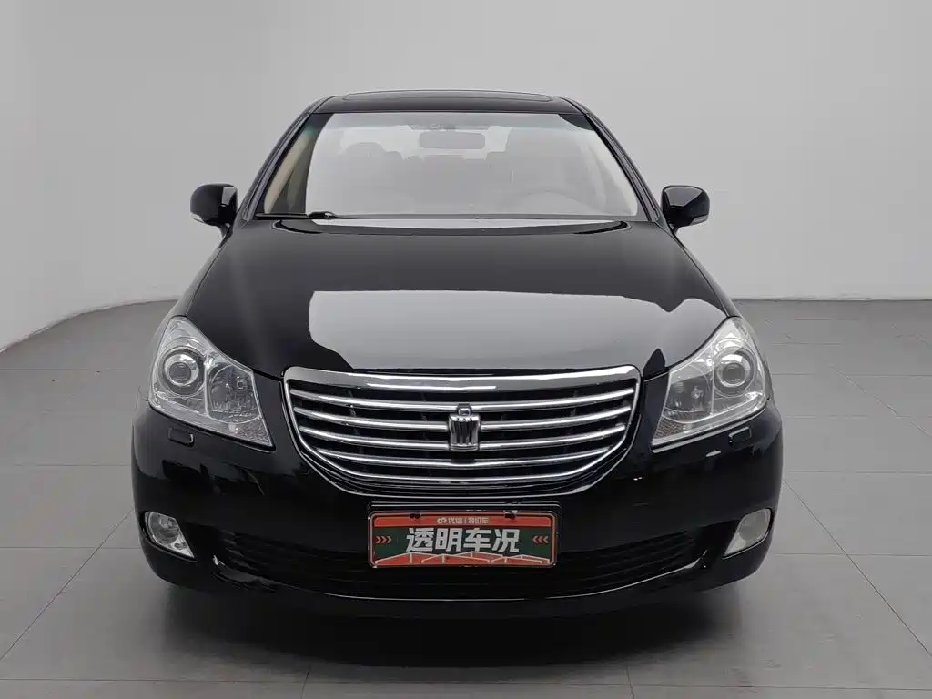 Toyota Crown — миниатюра 3