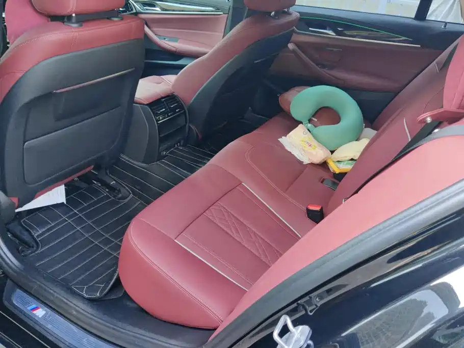 BMW 5 Series — миниатюра 11
