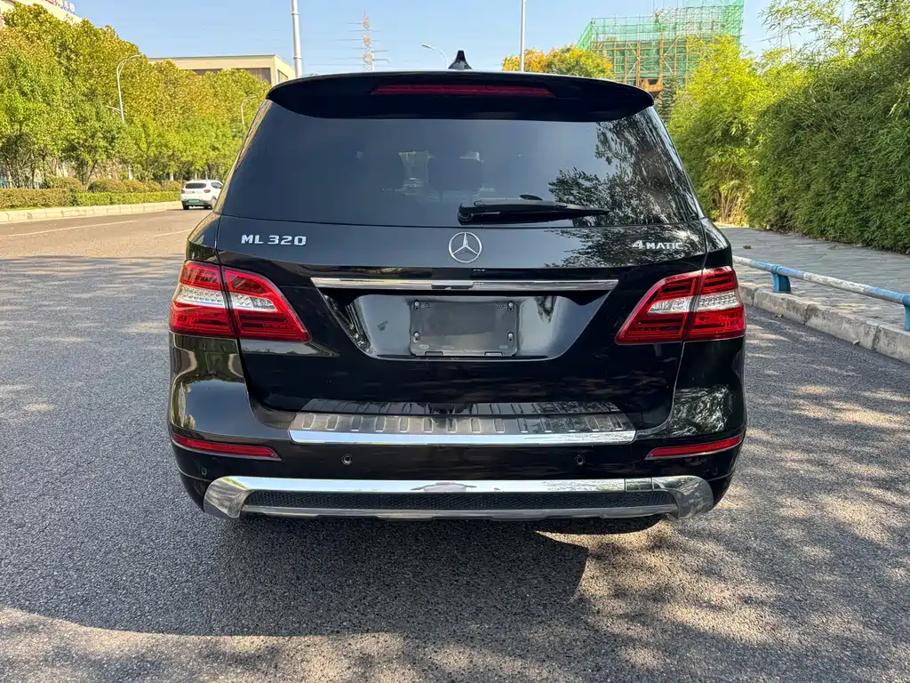 Mercedes-Benz M-Class — миниатюра 8