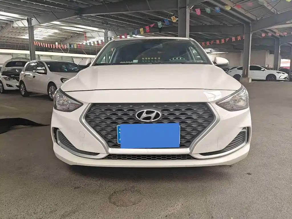 Hyundai Elantra — миниатюра 3