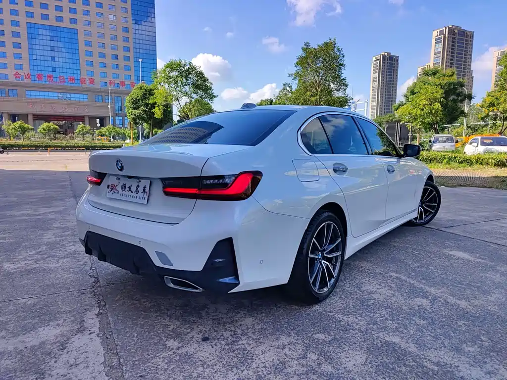 BMW 3 Series — миниатюра 4