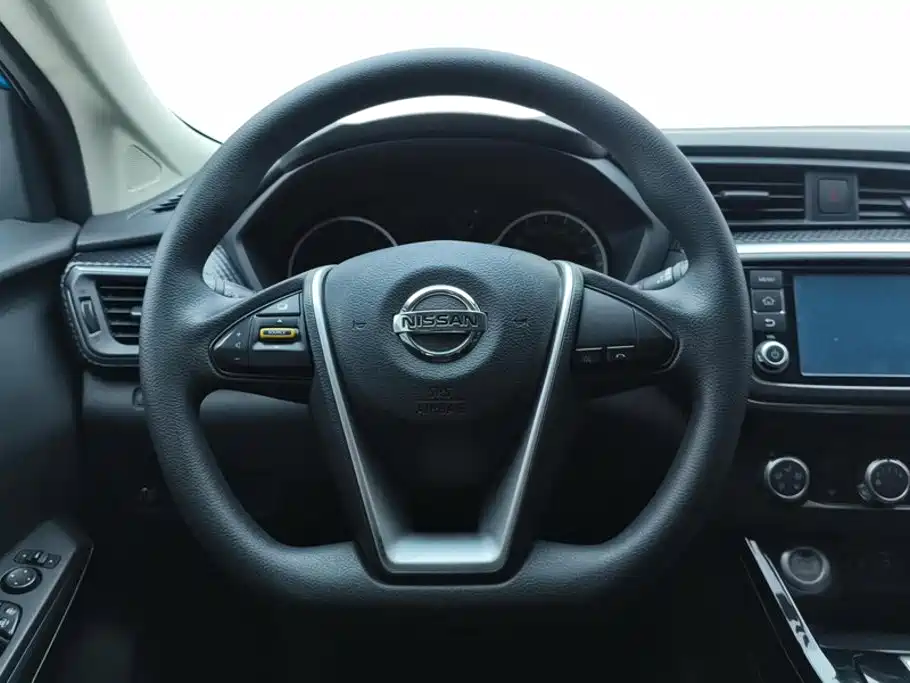Nissan Bluebird — миниатюра 15