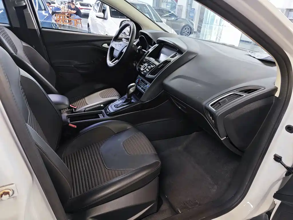 Ford Focus — миниатюра 10