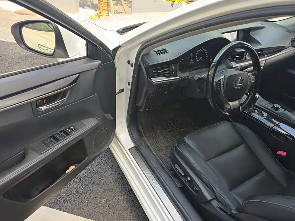 Lexus ES — миниатюра 16