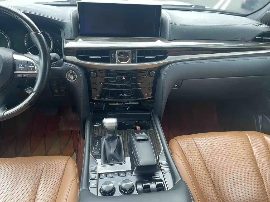 Lexus LX — миниатюра 13