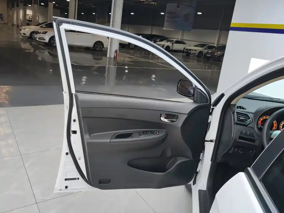 BYD F3 — миниатюра 7