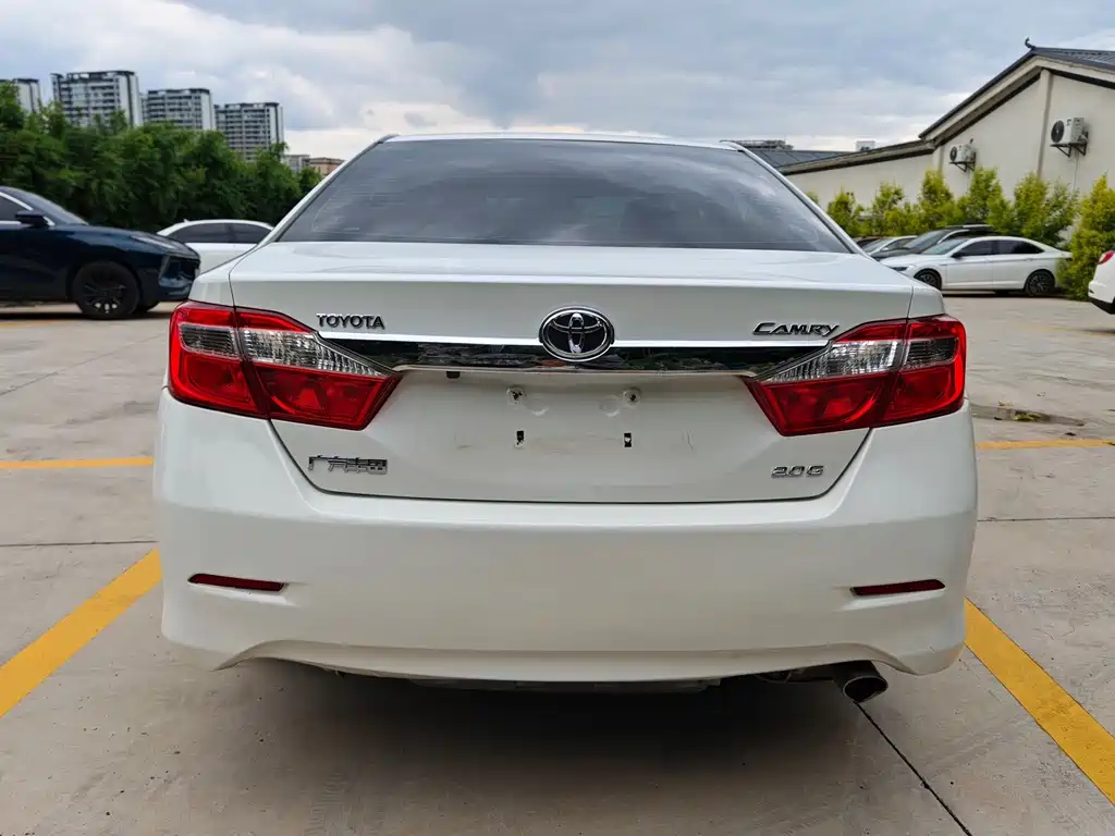 Toyota Camry — миниатюра 6