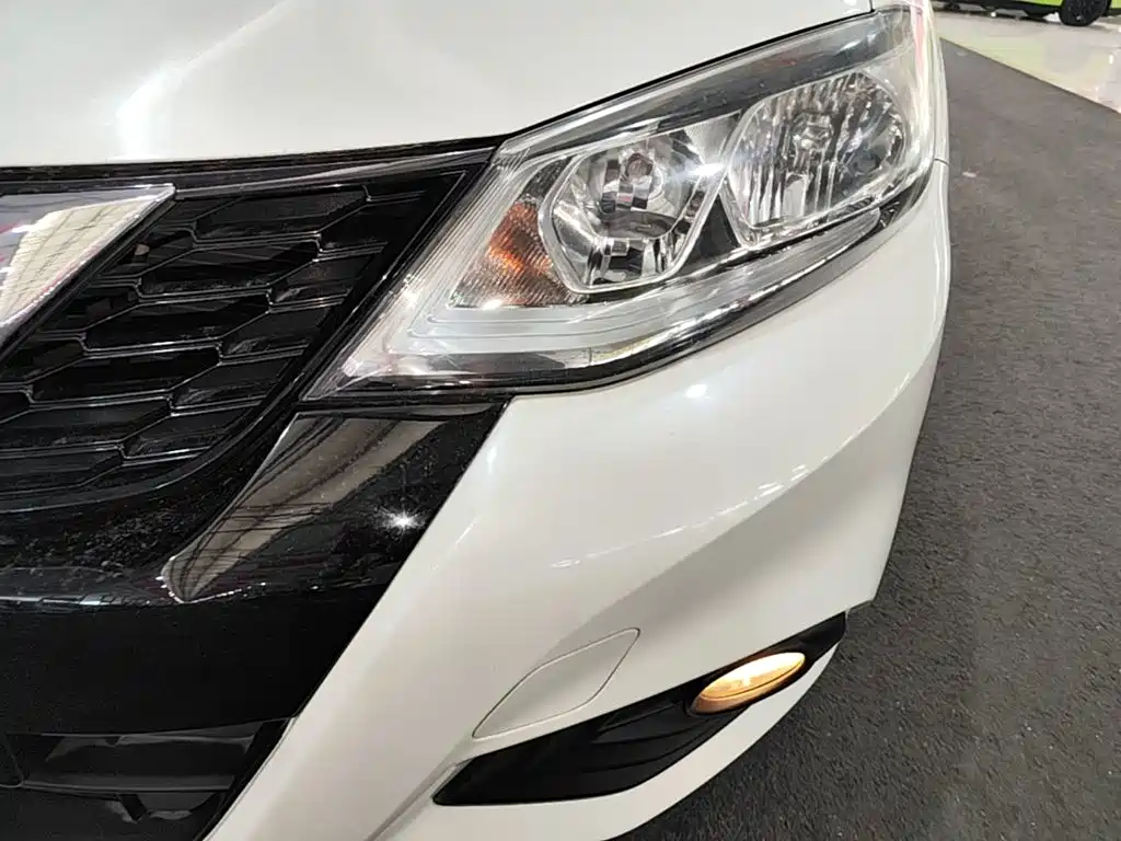 Nissan Tiida — миниатюра 24