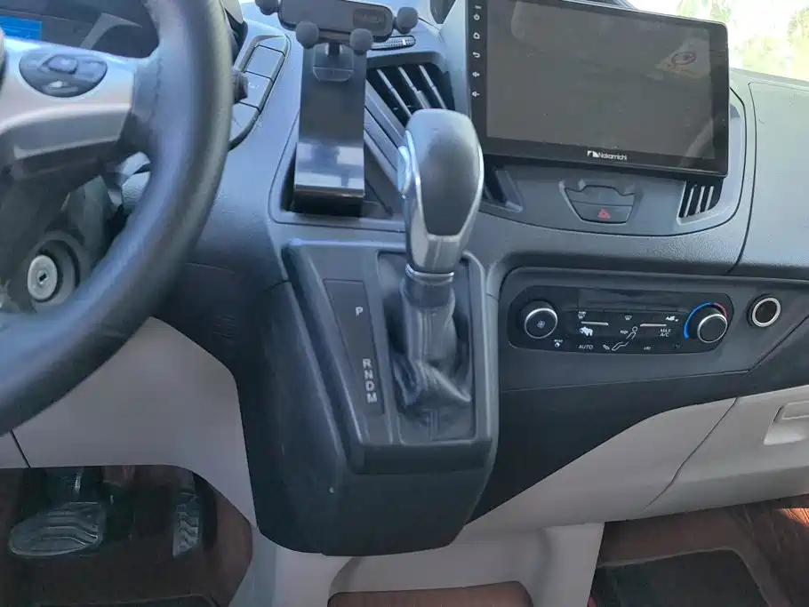 Ford Tourneo — миниатюра 16