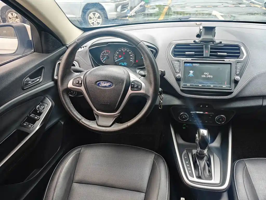 Ford Escort — миниатюра 10