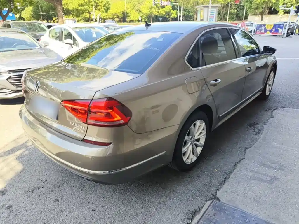 Volkswagen Passat — миниатюра 7