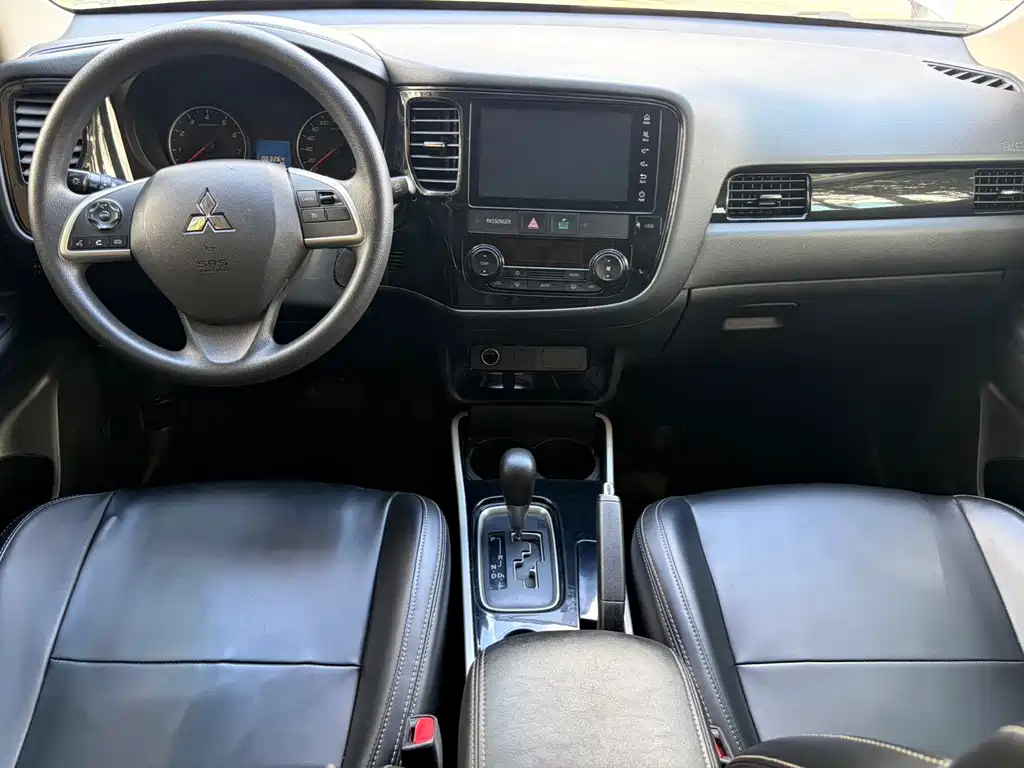 Mitsubishi Outlander — миниатюра 9