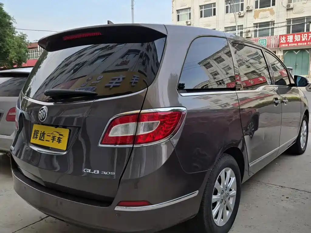 Buick GL8 2011 3.0L XT Luxury Flagship