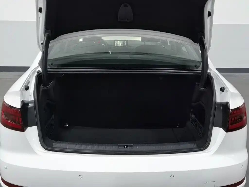 Audi A4L — миниатюра 16