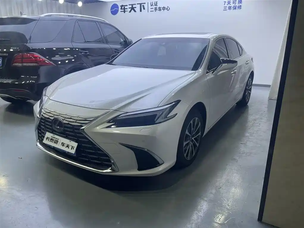Lexus ES 2025 200 Premium Enjoy Edition