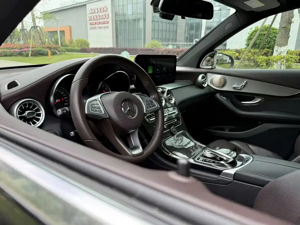 Mercedes-Benz GLC 2016 GLC 200 4MATIC