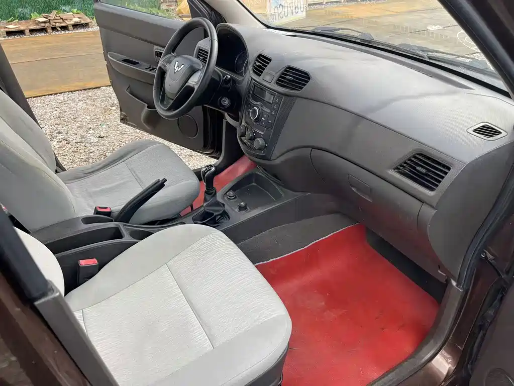 Wuling Hongguang — миниатюра 5