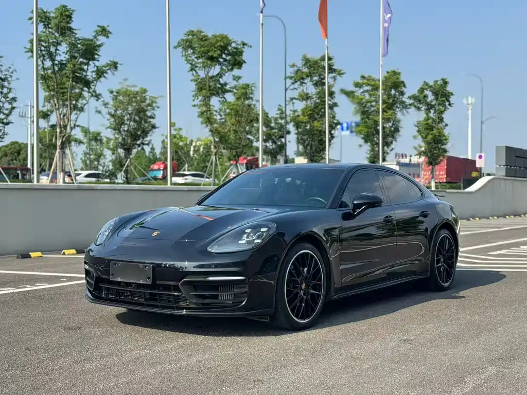 Porsche Panamera 2022