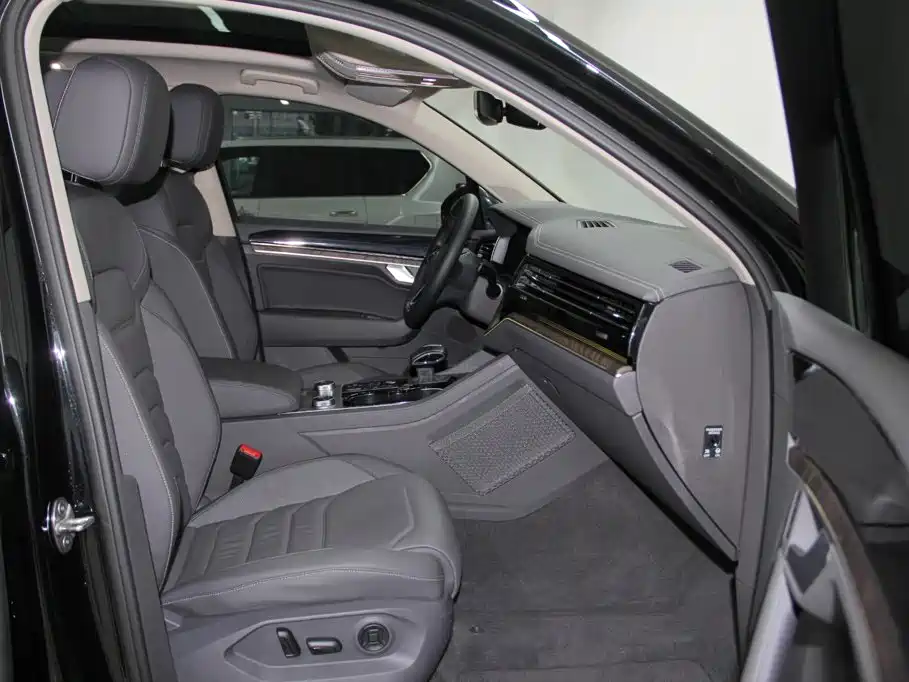 Volkswagen Touareg — миниатюра 9