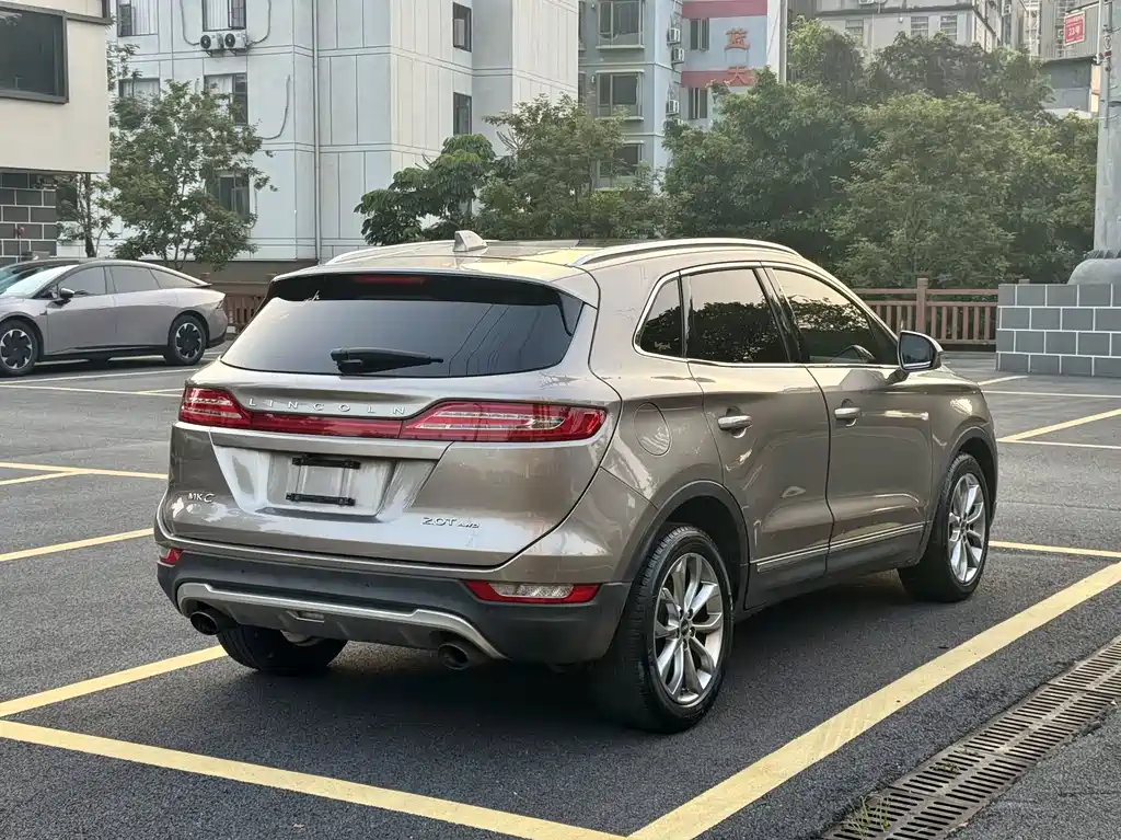 Lincoln MKC — миниатюра 9