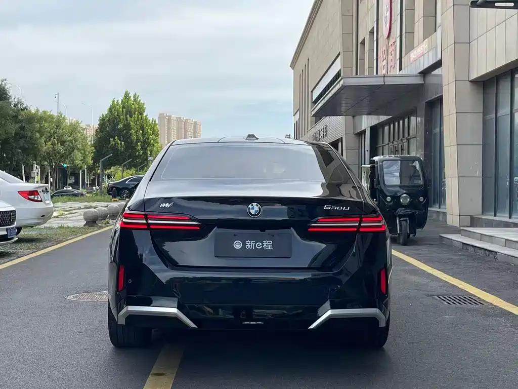 BMW 5 Series — миниатюра 5